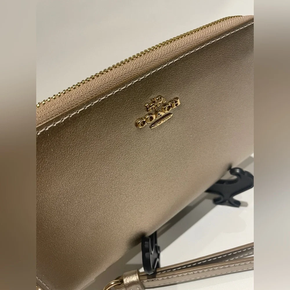 COACH Wallet - Picture 5 of 15